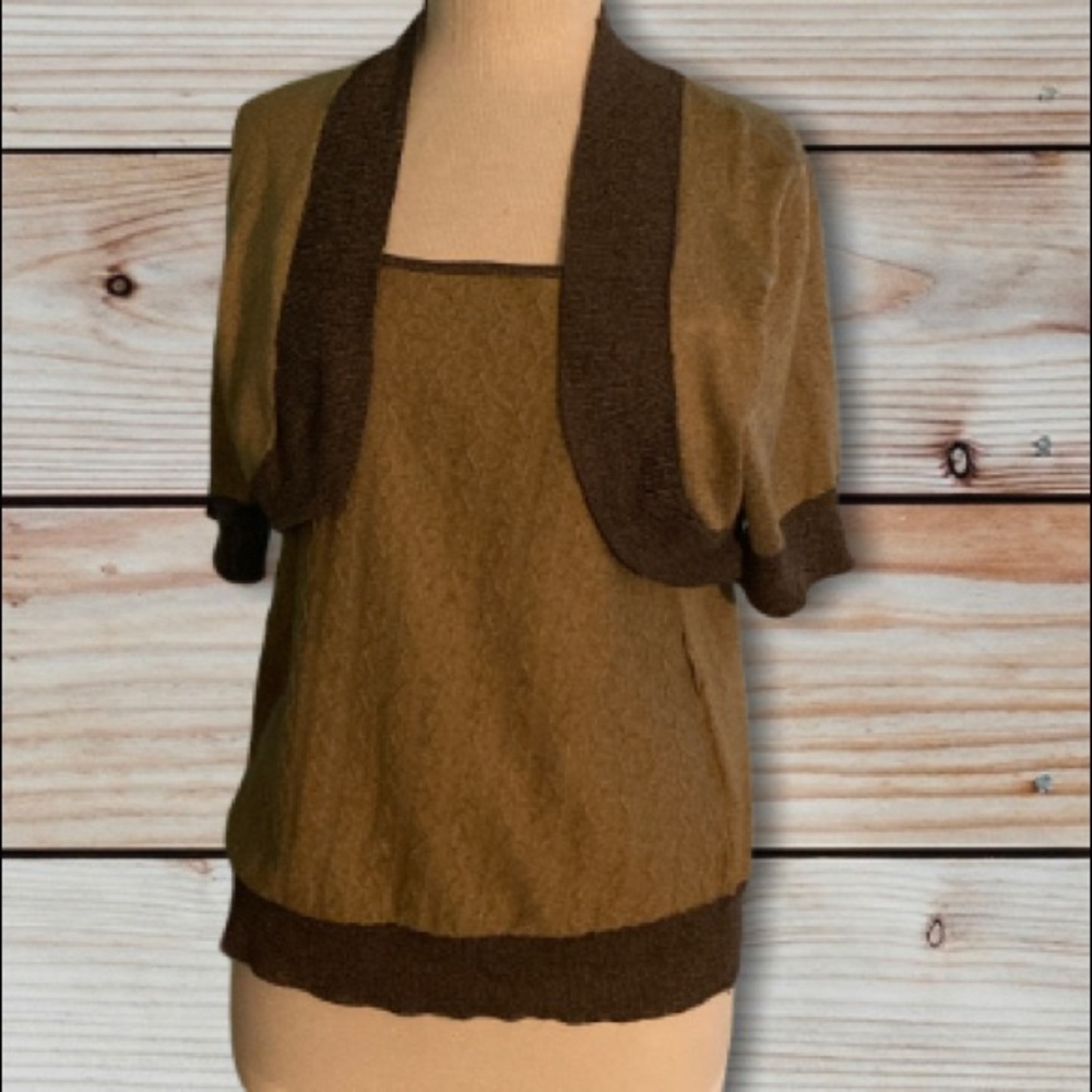 One piece short sleeve sweater shrug Set. XL